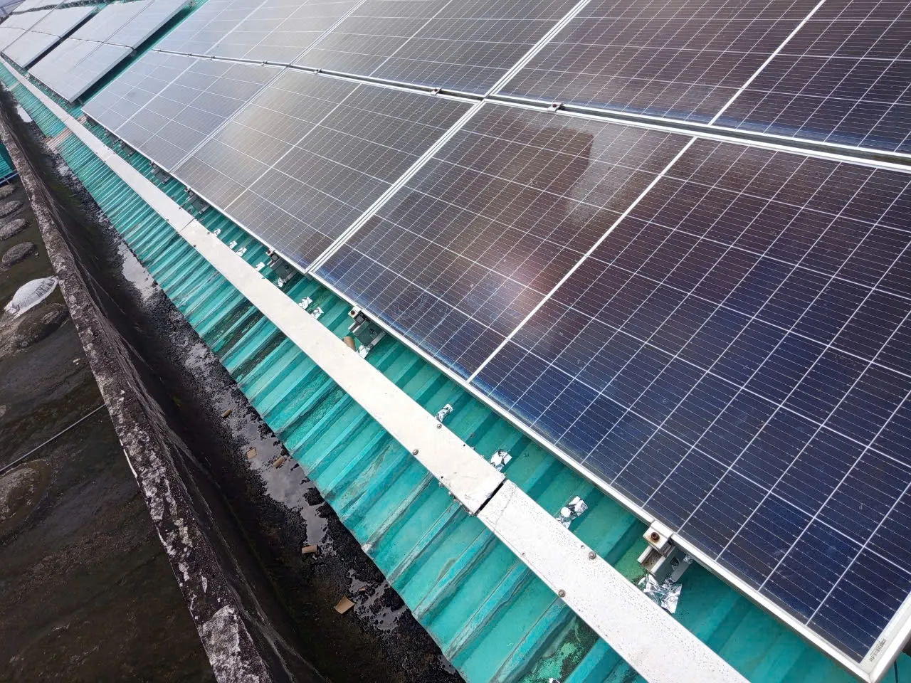 chong-tham-dot-mai-ton-nha-xuong-Indefol-Solar-4