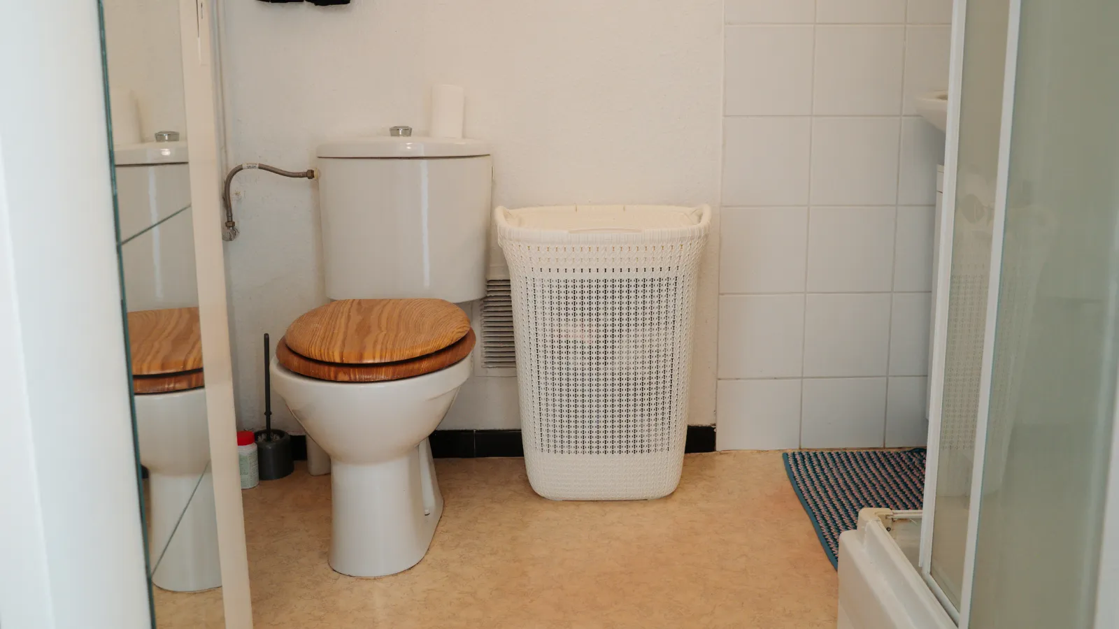 Chống thấm nhà vệ sinh bằng vật liệu phù hợp trước khi lát gạch
